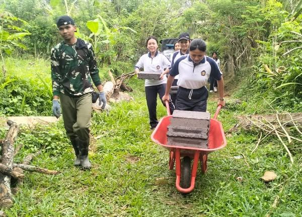 Partisipasi Pelajar SMAN 1 dan 2 Abiansemal dalam TMMD Ke-126 Kodim 1611/Badung   Drag