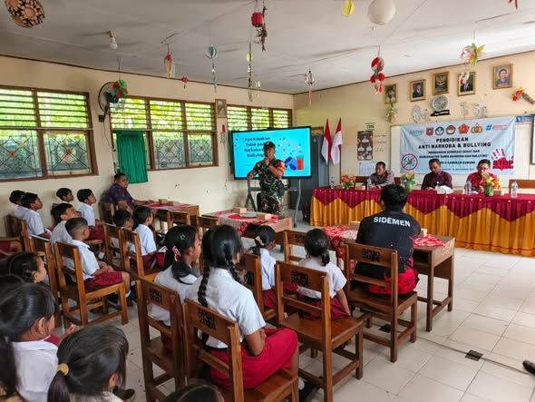 Cegah Bullying, Anggota Koramil Sidemen Laksanakan Kegiatan Babinsa Masuk Sekolah.