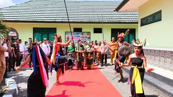 Pangdam IX/Udayana Mayjen TNI Piek Budyakto Kunjungan Kerja Di Kodim 1613/Sumba Barat