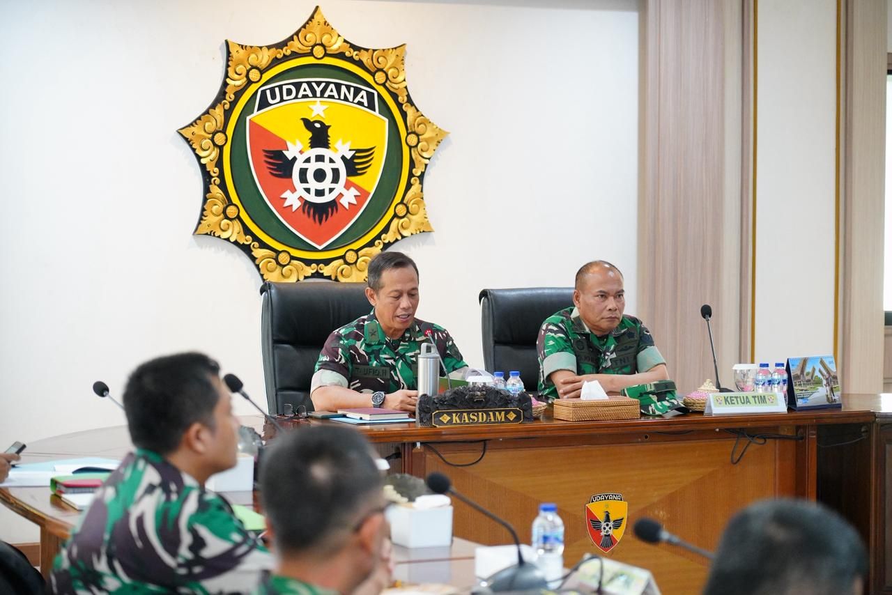 Kasdam IX/Udayana Pimpin Taklimat Awal Pengawasan Post Audit Itjenad TA 2025