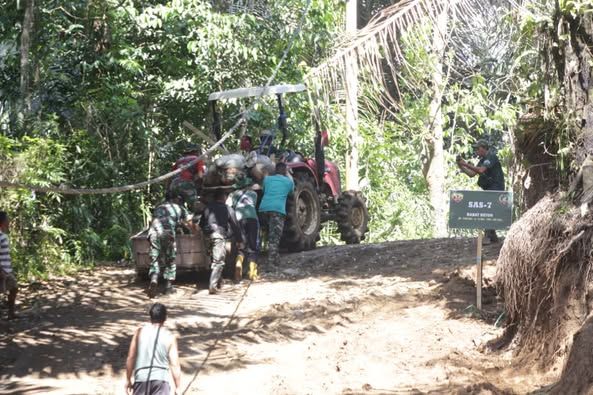 Kreativitas dan Kebersamaan Warnai TMMD ke-126 di Lombok Barat