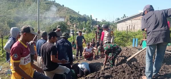 Koramil Dompu Kokohkan Kebersamaan Lewat Aksi Gotong Royong