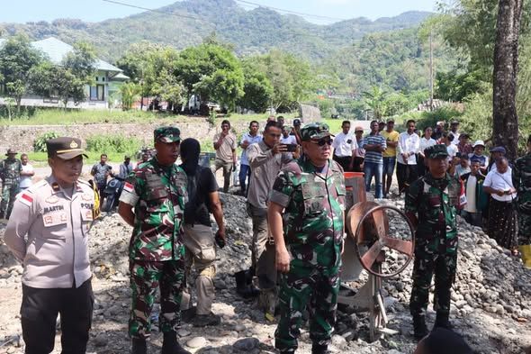 Brigjen TNI Franky J.H. Watuseke Tekankan Sinergi dan Semangat Pengabdian di Lokasi TMMD Ngada
