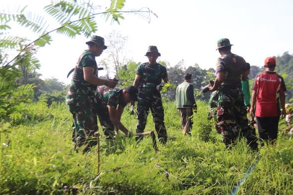 Sinergi Jaga Bumi Lestari, Kodim Klungkung Gotong Royong Semesta Berencana