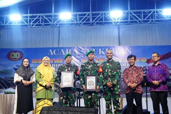 Dandim 1628/Sumbawa Barat Beri Piagam Penghargaan Bagi Babinsa Teladan, Dorong Semangat Loyalitas dan Profesionalisme Prajurit