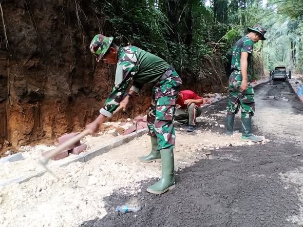 Kemanunggalan TNI-Rakyat TMMD Ke-126 Kodim 1611/Badung di Desa Bongkasa Pertiwi