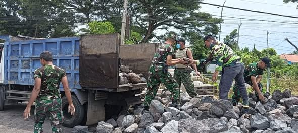 Dandim Klungkung Kerahkan Prajurit Bantu Percepatan Operasional KDKMP Desa Selat