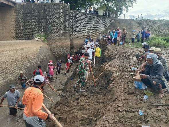 Sinergi TNI dan Masyarakat Dalam Menjaga Kelestarian Sumber Air di Bima