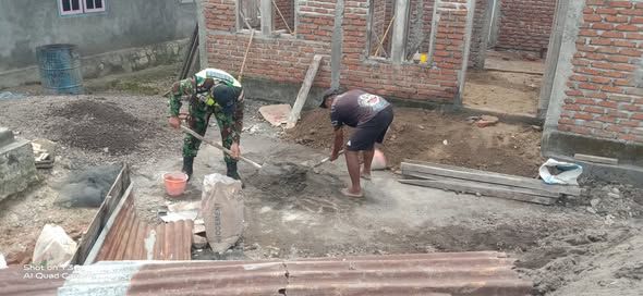 Dekat dengan Rakyat, Babinsa Ondorea Barat Gelar Monitoring dan Karya Bhakti Terbatas