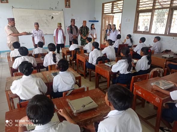 Sinergi TNI dan Pemda, Program Makanan Bergizi Diluncurkan di SMPN 2 Ruteng