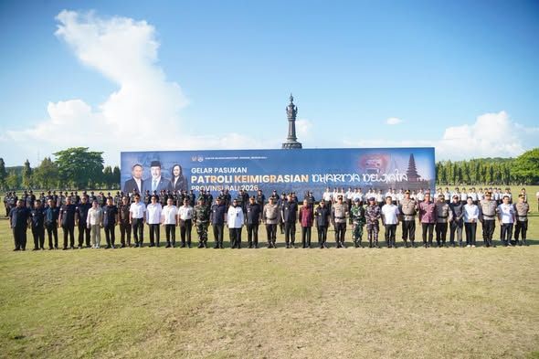 Sinergi Kawal Stabilitas Bali, Brigjen TNI I Ketut Mertha Gunarda Hadiri Apel Gelar Pasukan Keimigrasian di Renon