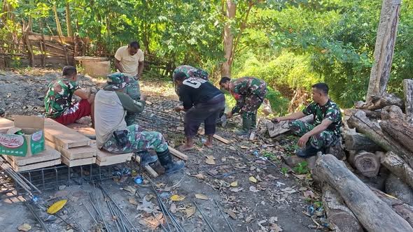 Gotong Royong TNI dan Warga, Pembangunan Jembatan Merah Putih di Dompu Dipercepat