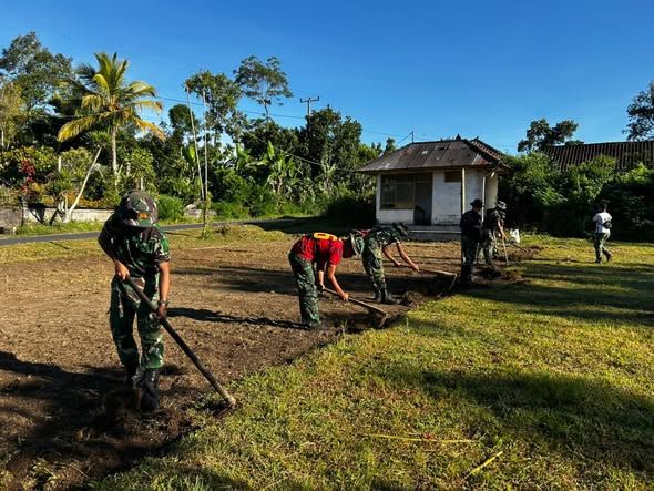TMMD Karangasem Bangun Lapangan Voli, Wujudkan Kebersamaan dan Fasilitas Pemuda