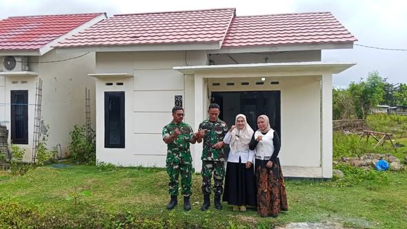 Bentuk Penghargaan Pengabdian Prajurit, KASAD Serahkan Bantuan Rumah untuk Kopka Muslim