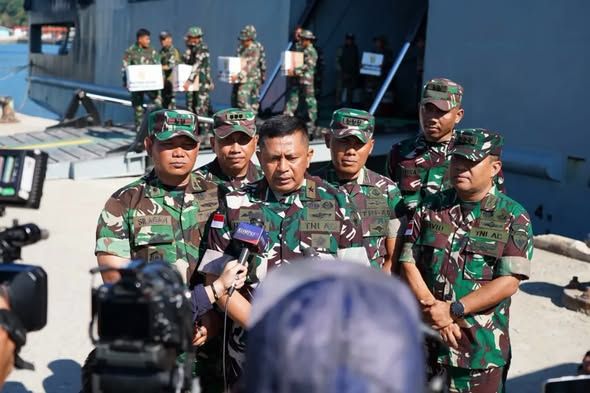 Bantuan Kasad Tiba di Reo, Perkuat Penanganan Gempa di NTT